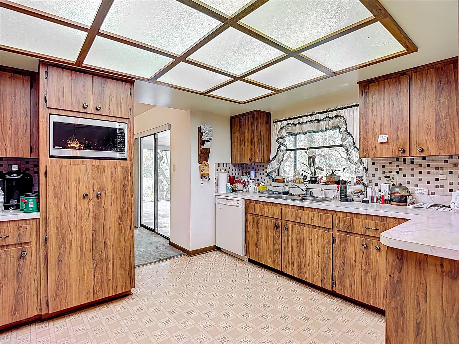 950 WAVERLY ST, OLDSMAR, FL, 34677