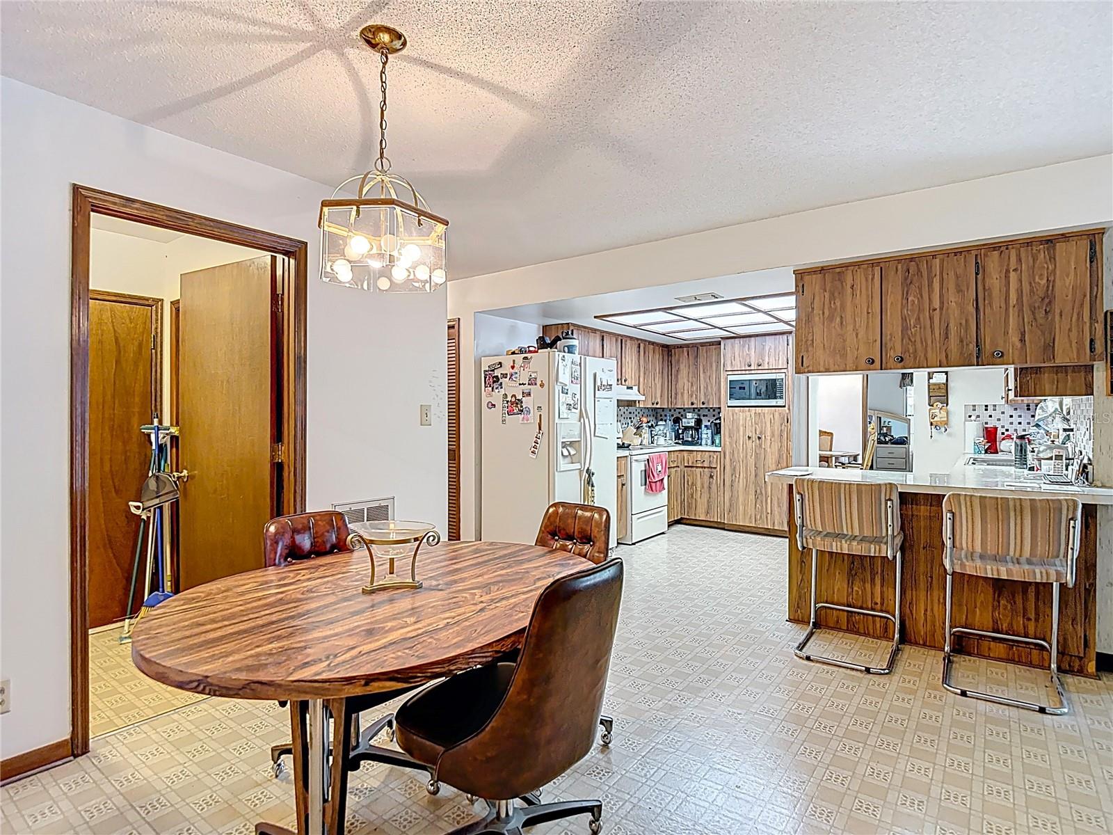 950 WAVERLY ST, OLDSMAR, FL, 34677