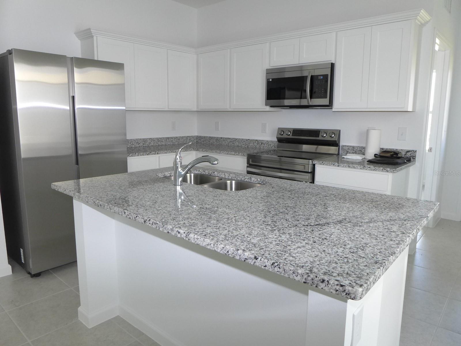 8639 SPORTSMAN LOOP, GROVELAND, FL, 34736