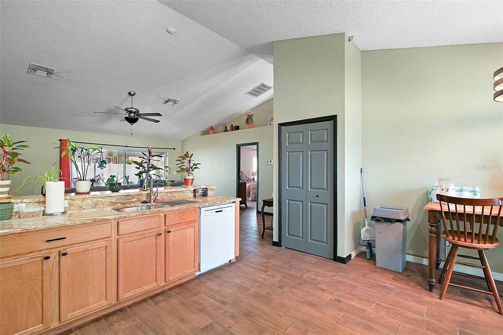 6001 PINE BLUFF LN, MASCOTTE, FL, 34753