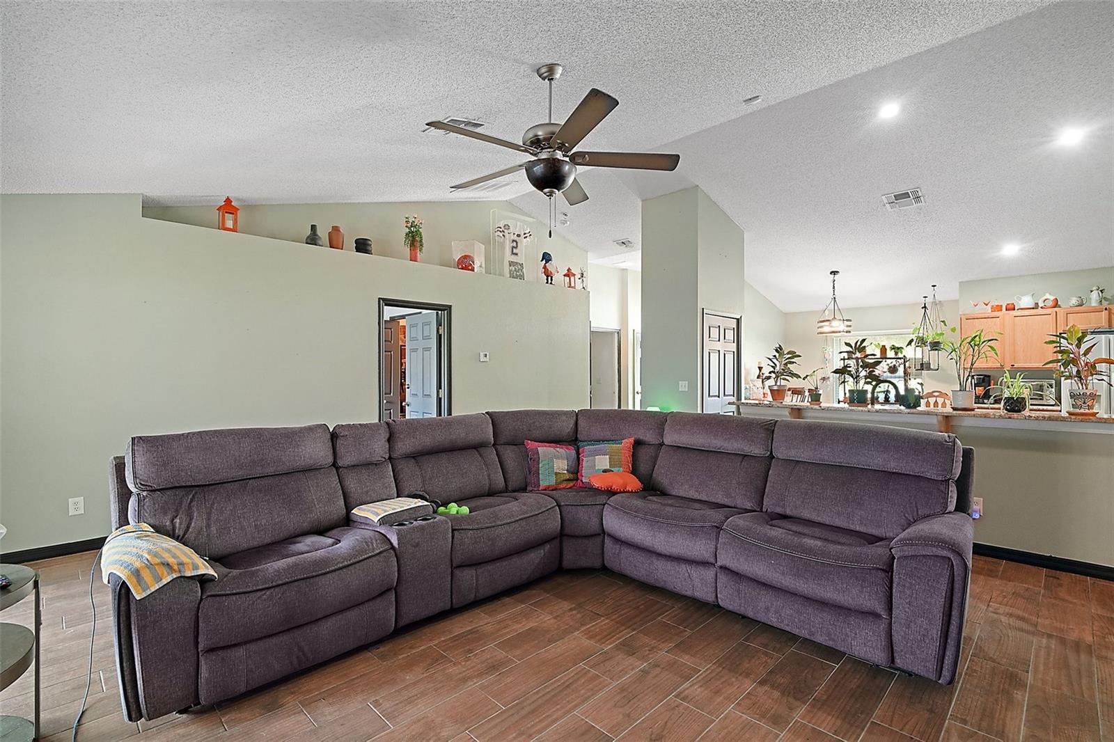 6001 PINE BLUFF LN, MASCOTTE, FL, 34753