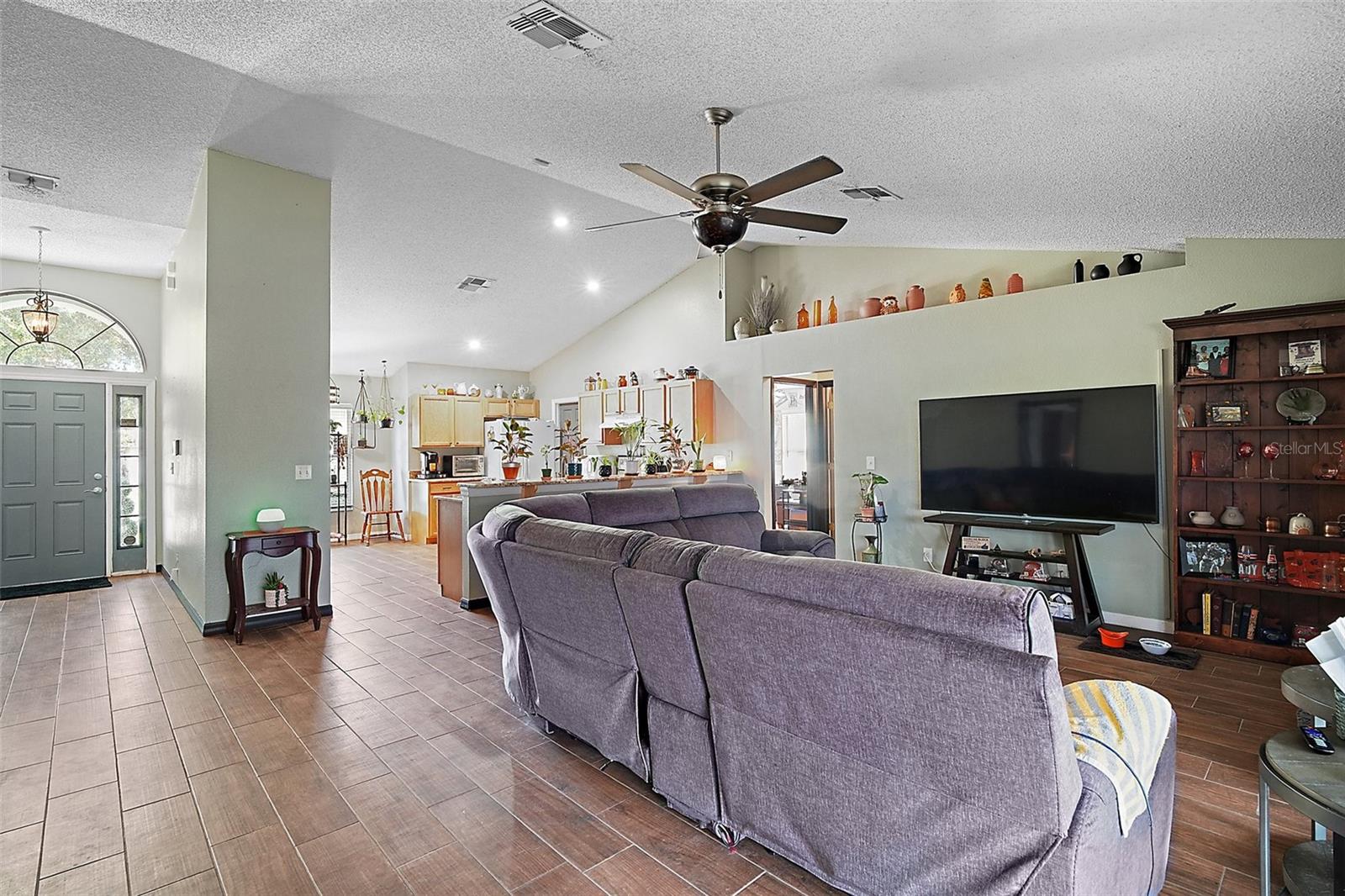 6001 PINE BLUFF LN, MASCOTTE, FL, 34753