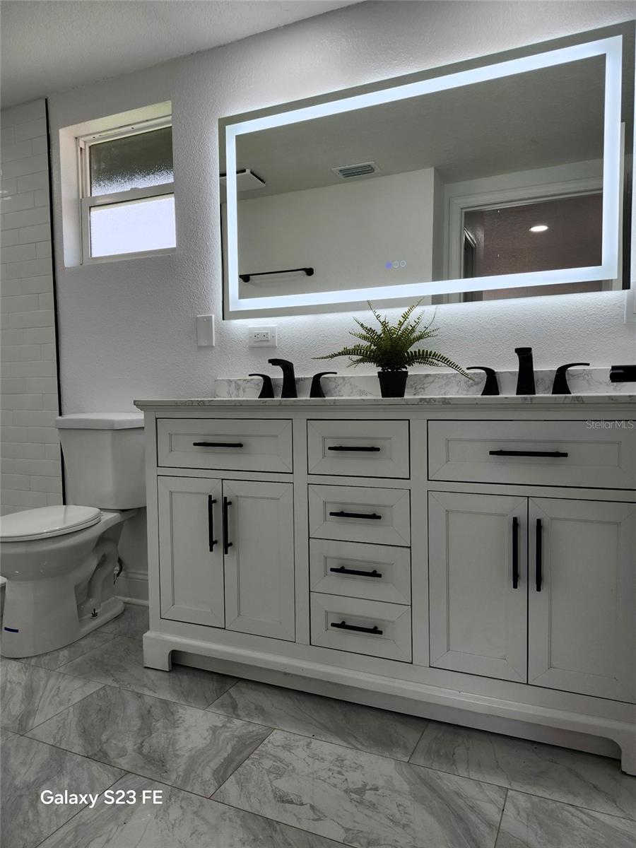 8524 FISH LAKE RD, TAMPA, FL, 33619