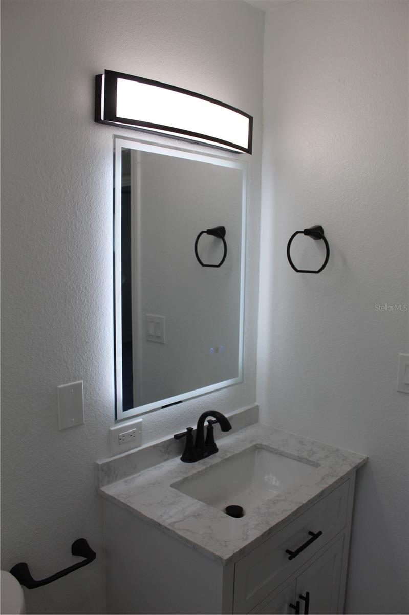 8524 FISH LAKE RD, TAMPA, FL, 33619