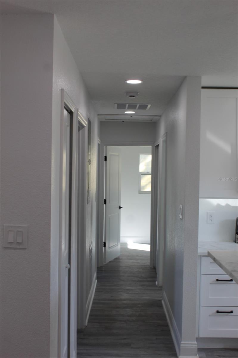 8524 FISH LAKE RD, TAMPA, FL, 33619