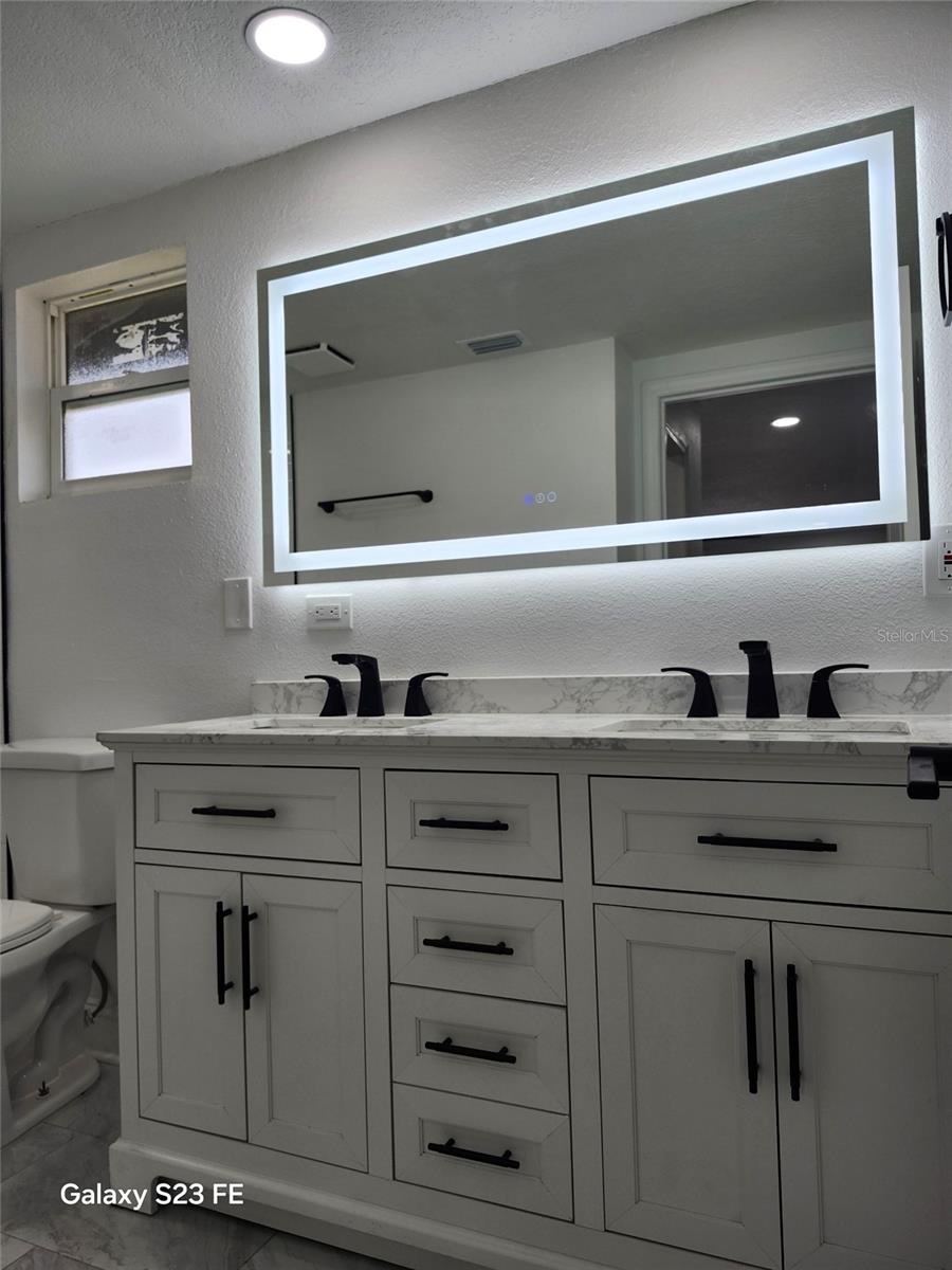 8524 FISH LAKE RD, TAMPA, FL, 33619