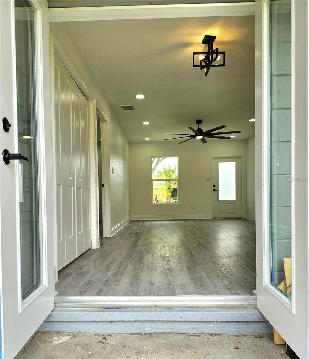 8524 FISH LAKE RD, TAMPA, FL, 33619