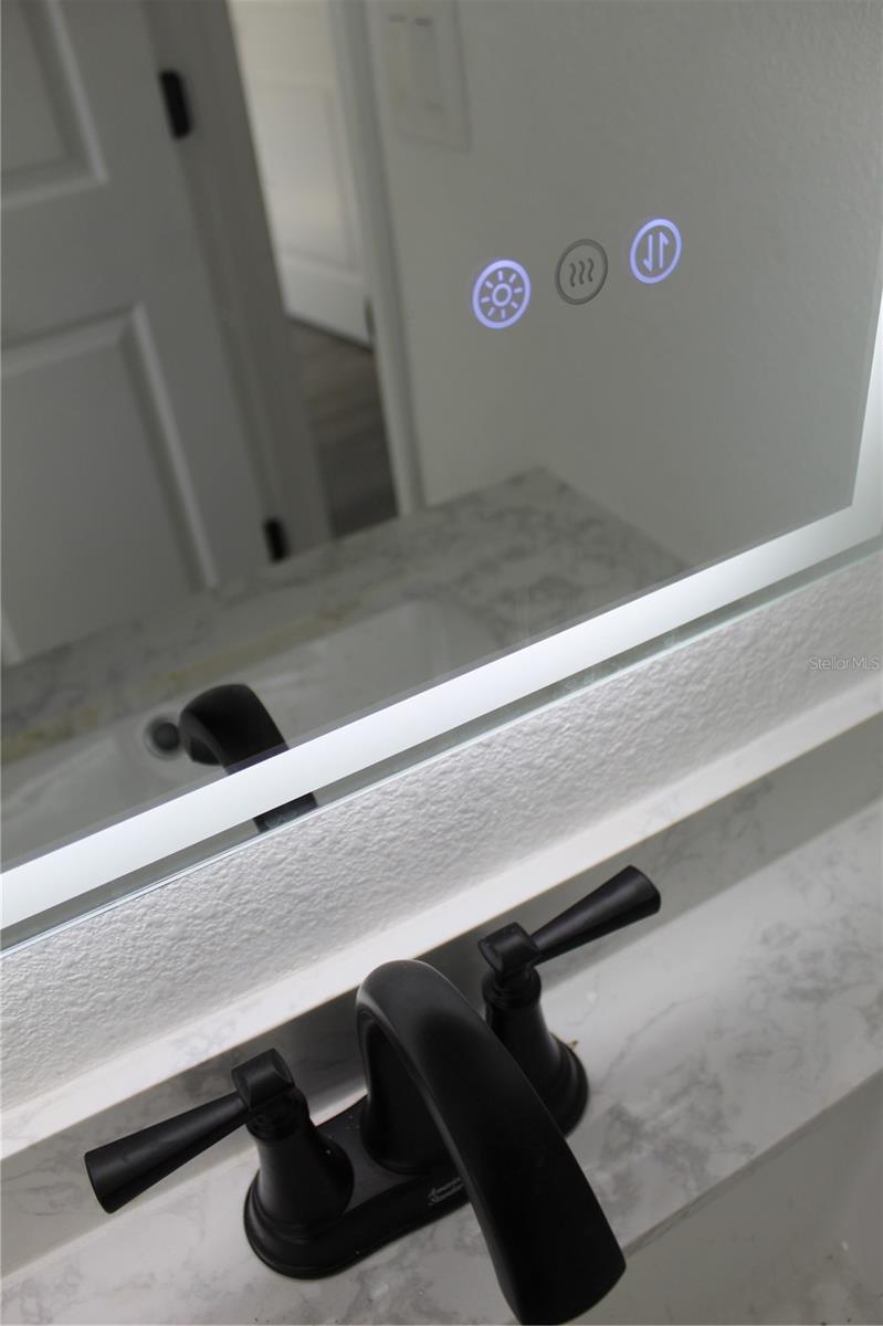 8524 FISH LAKE RD, TAMPA, FL, 33619