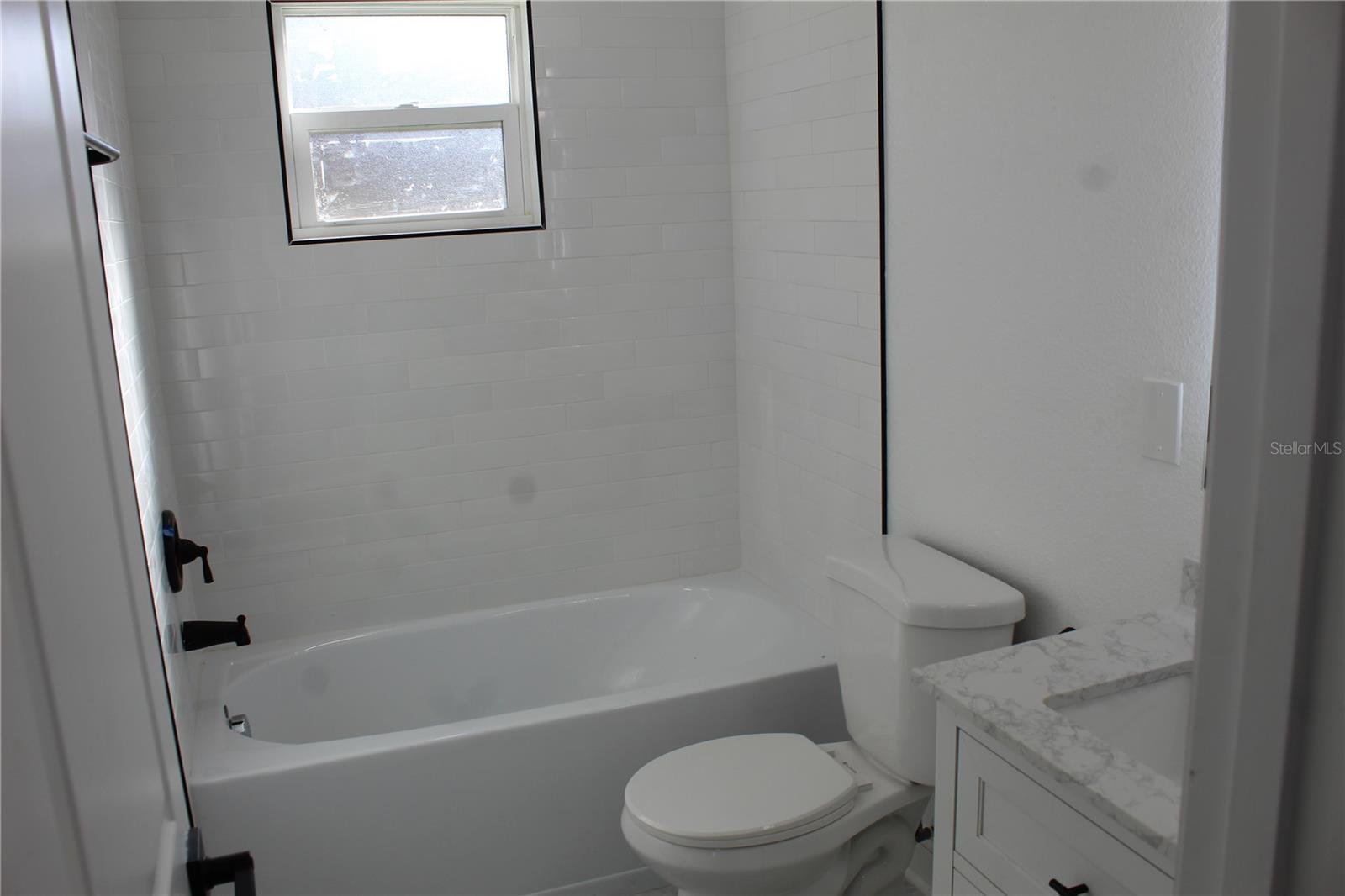 8524 FISH LAKE RD, TAMPA, FL, 33619