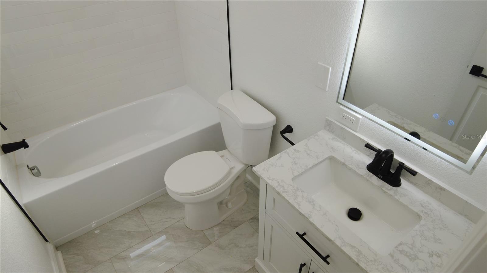 8524 FISH LAKE RD, TAMPA, FL, 33619