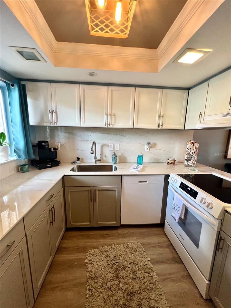 845 BENJAMIN FRANKLIN DR #102, SARASOTA, FL, 34236