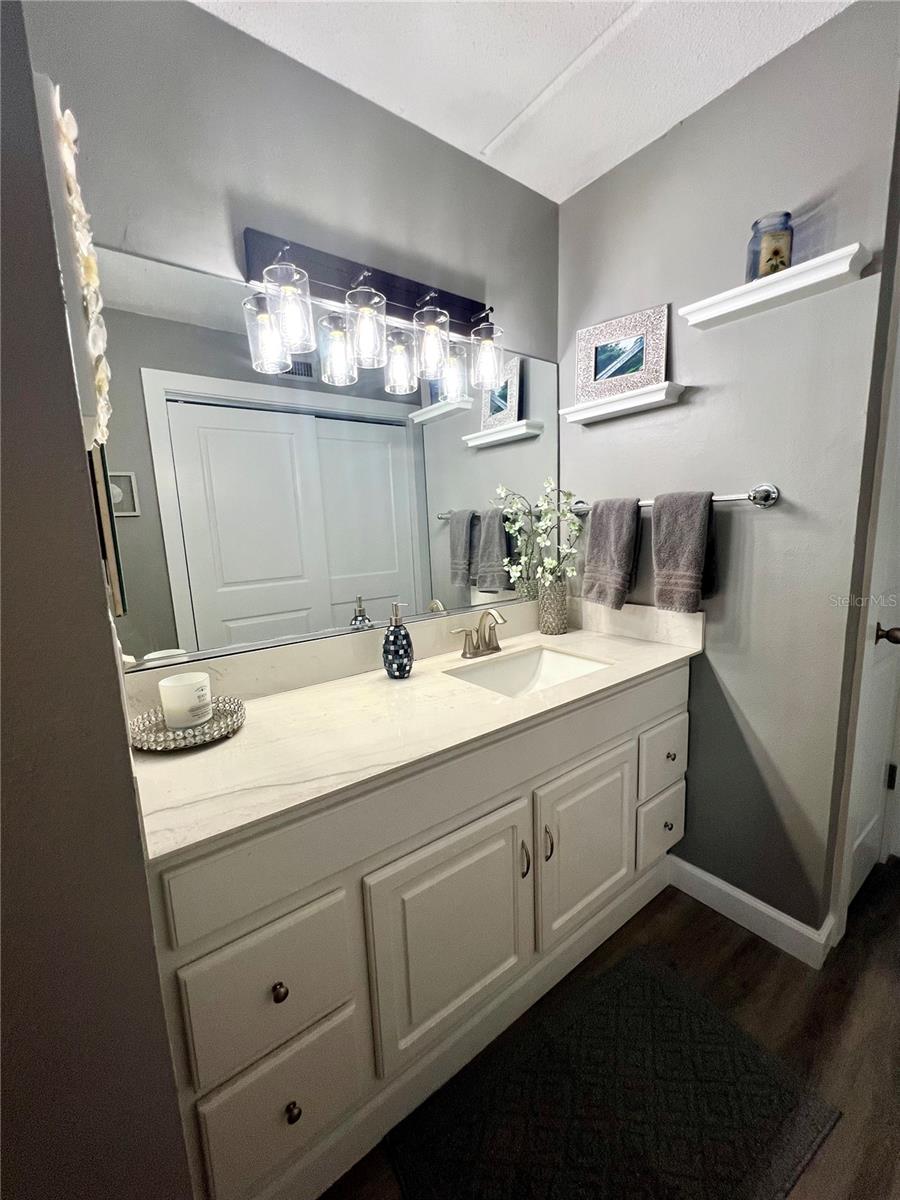 845 BENJAMIN FRANKLIN DR #102, SARASOTA, FL, 34236