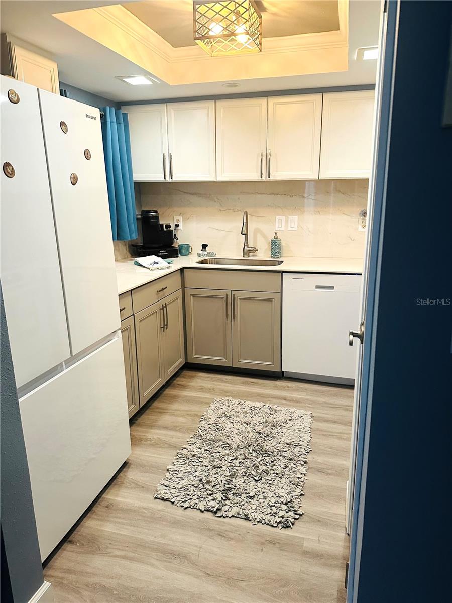 845 BENJAMIN FRANKLIN DR #102, SARASOTA, FL, 34236