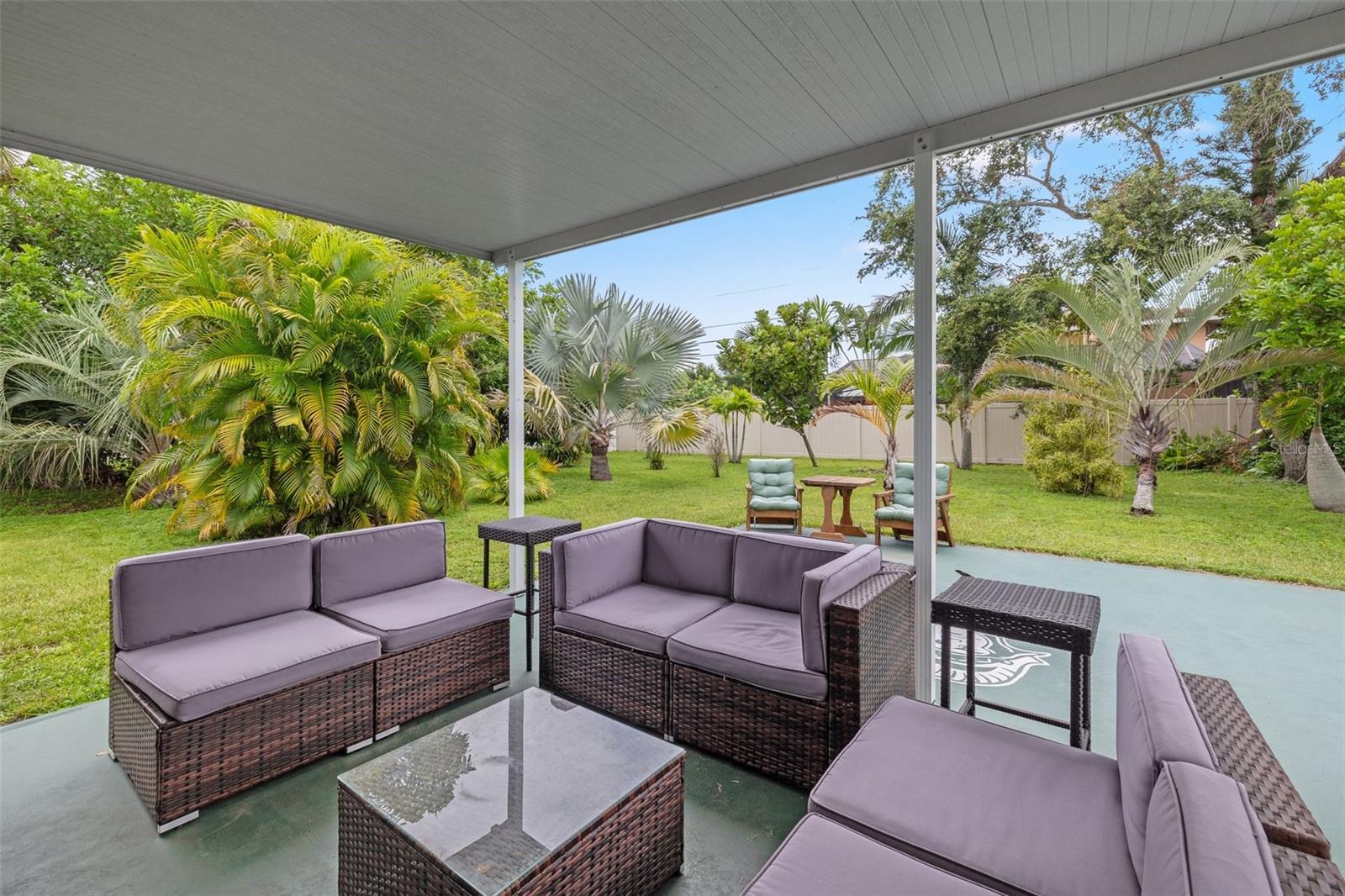 1084 39TH AVE NE, ST PETERSBURG, FL, 33703