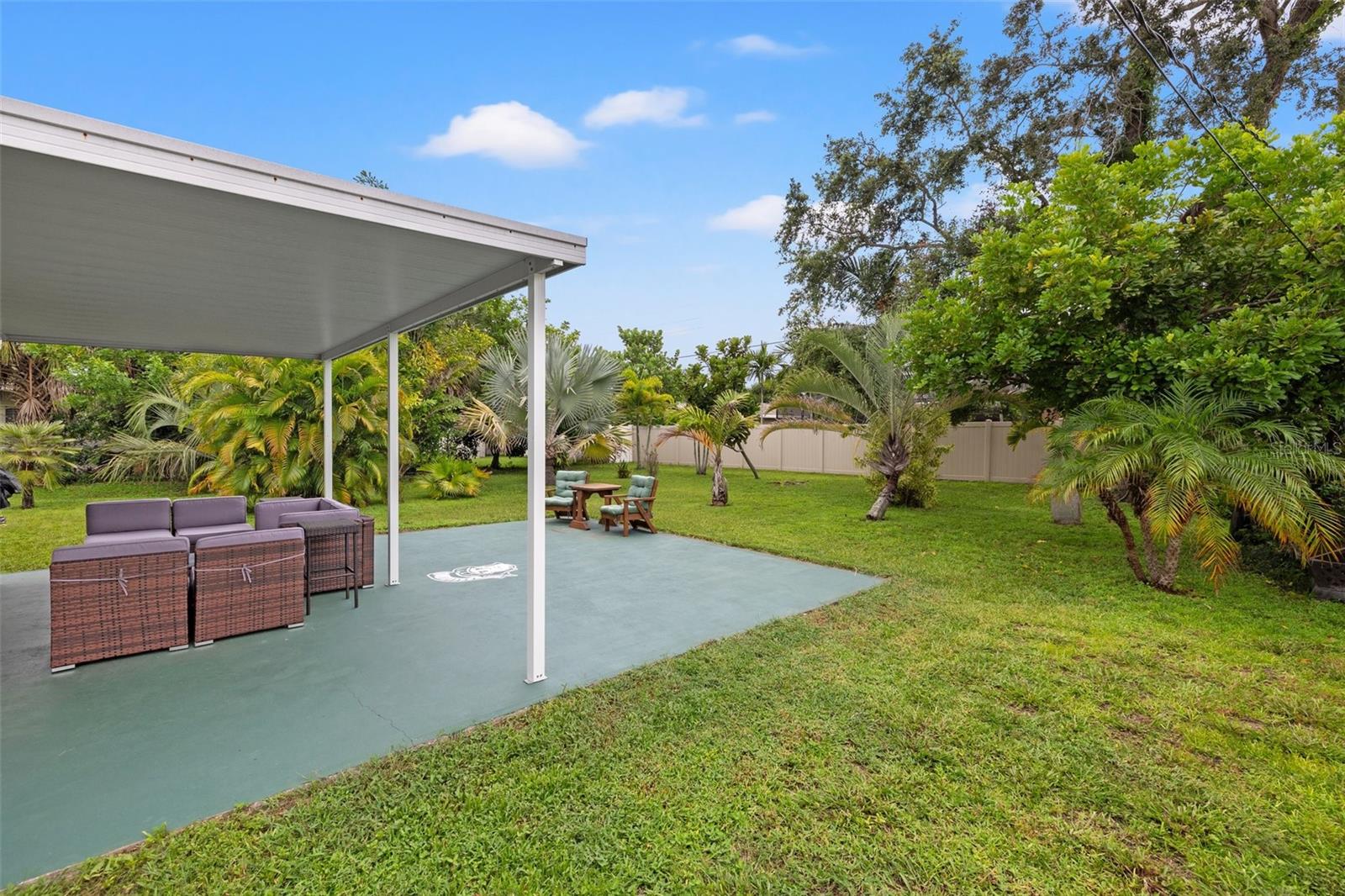 1084 39TH AVE NE, ST PETERSBURG, FL, 33703