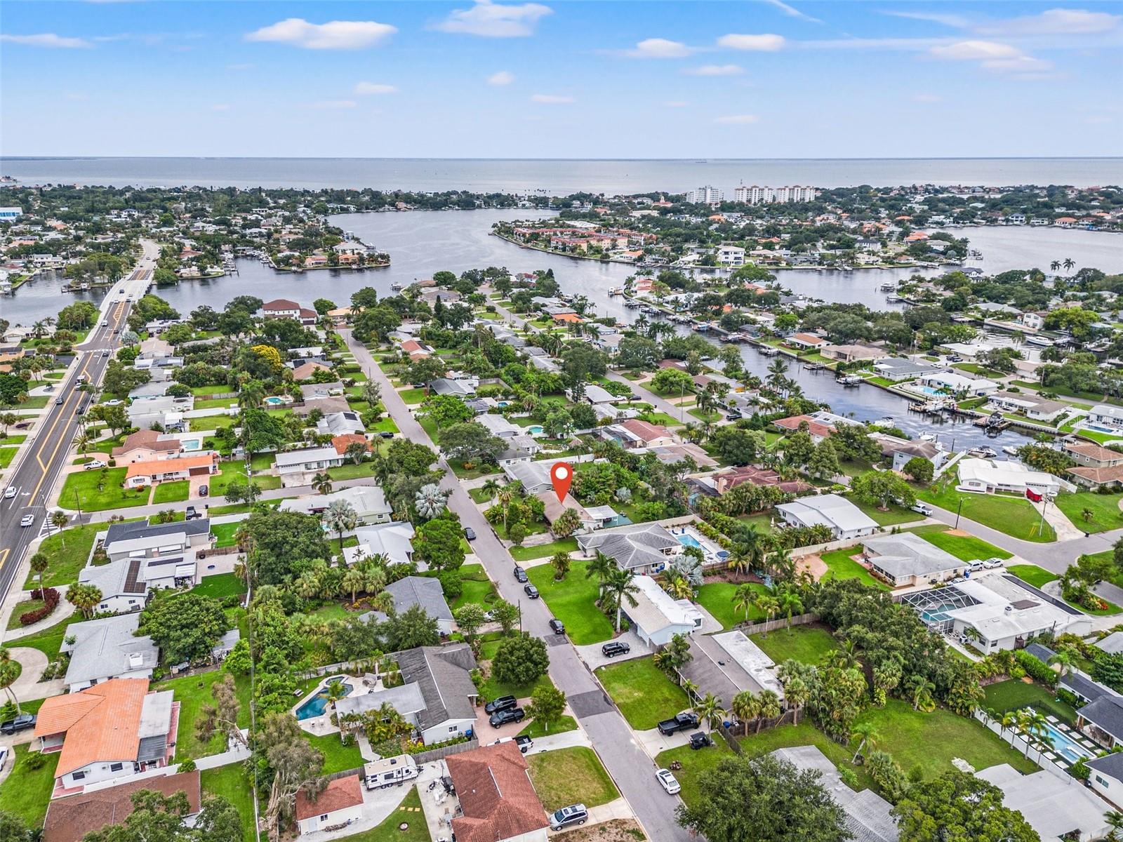 1084 39TH AVE NE, ST PETERSBURG, FL, 33703