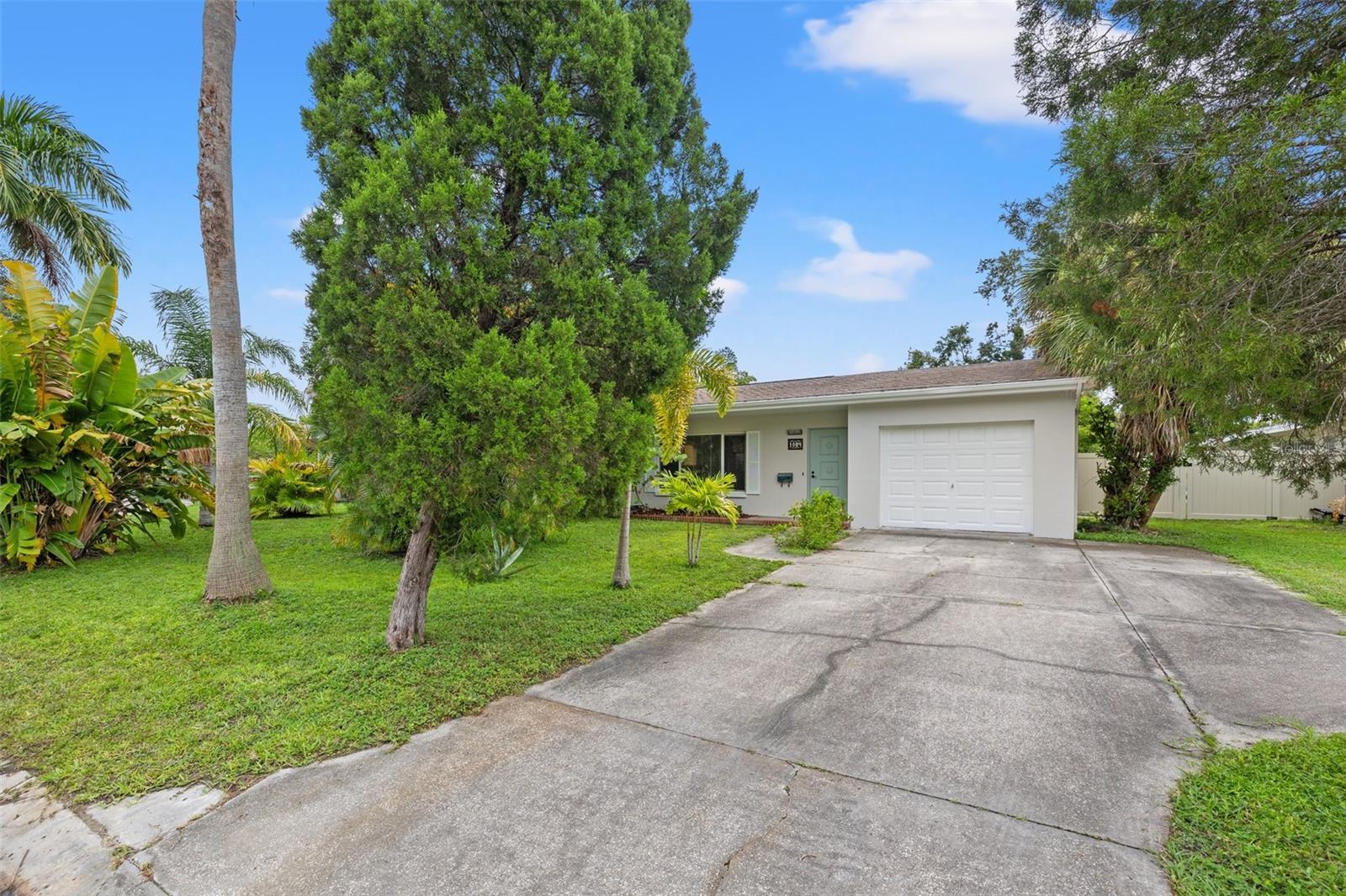 1084 39TH AVE NE, ST PETERSBURG, FL, 33703