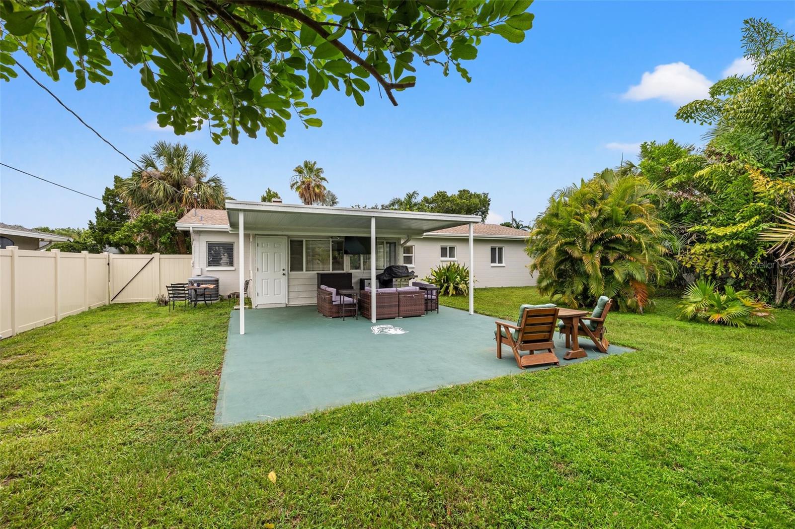 1084 39TH AVE NE, ST PETERSBURG, FL, 33703