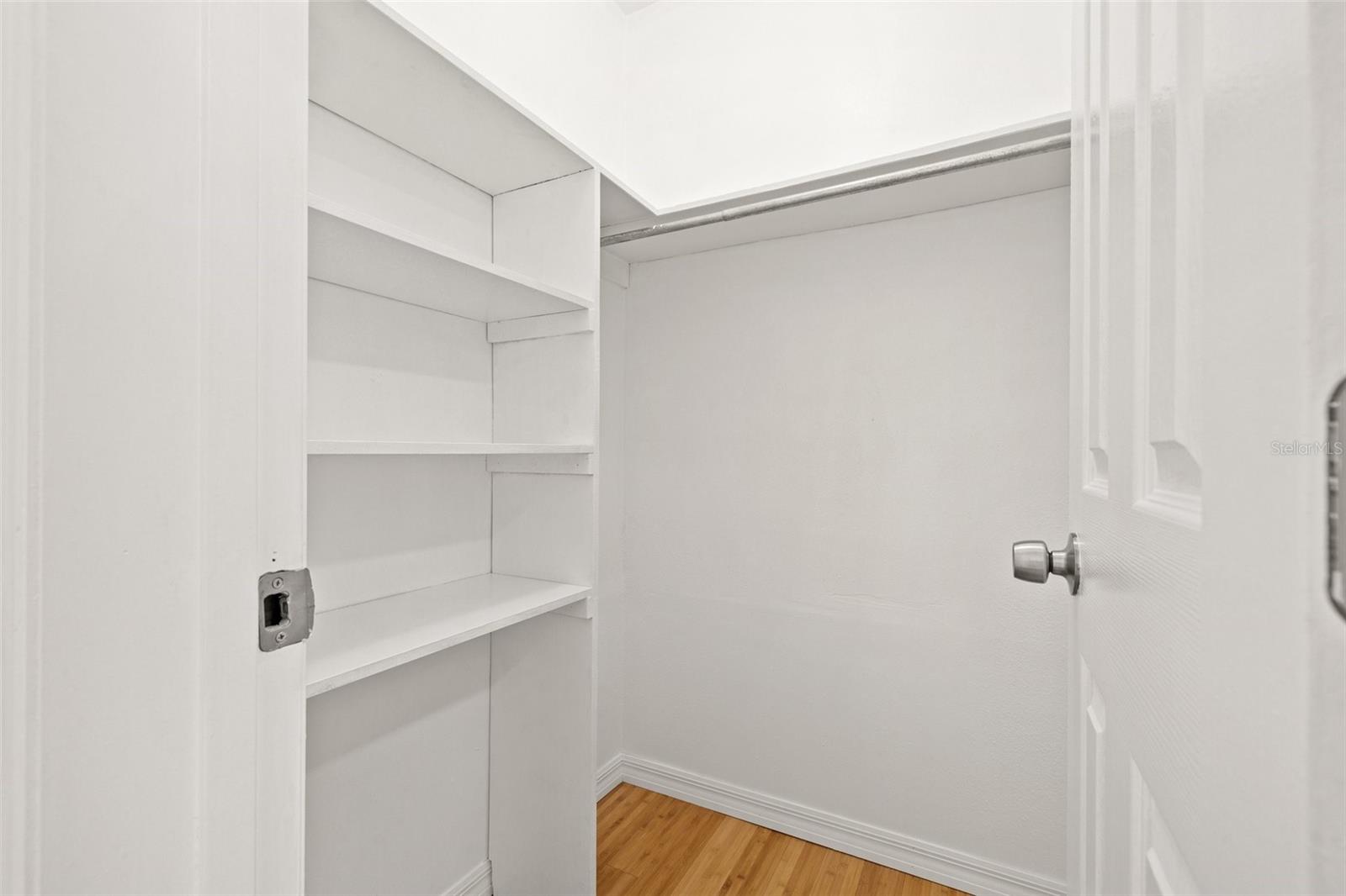 1084 39TH AVE NE, ST PETERSBURG, FL, 33703