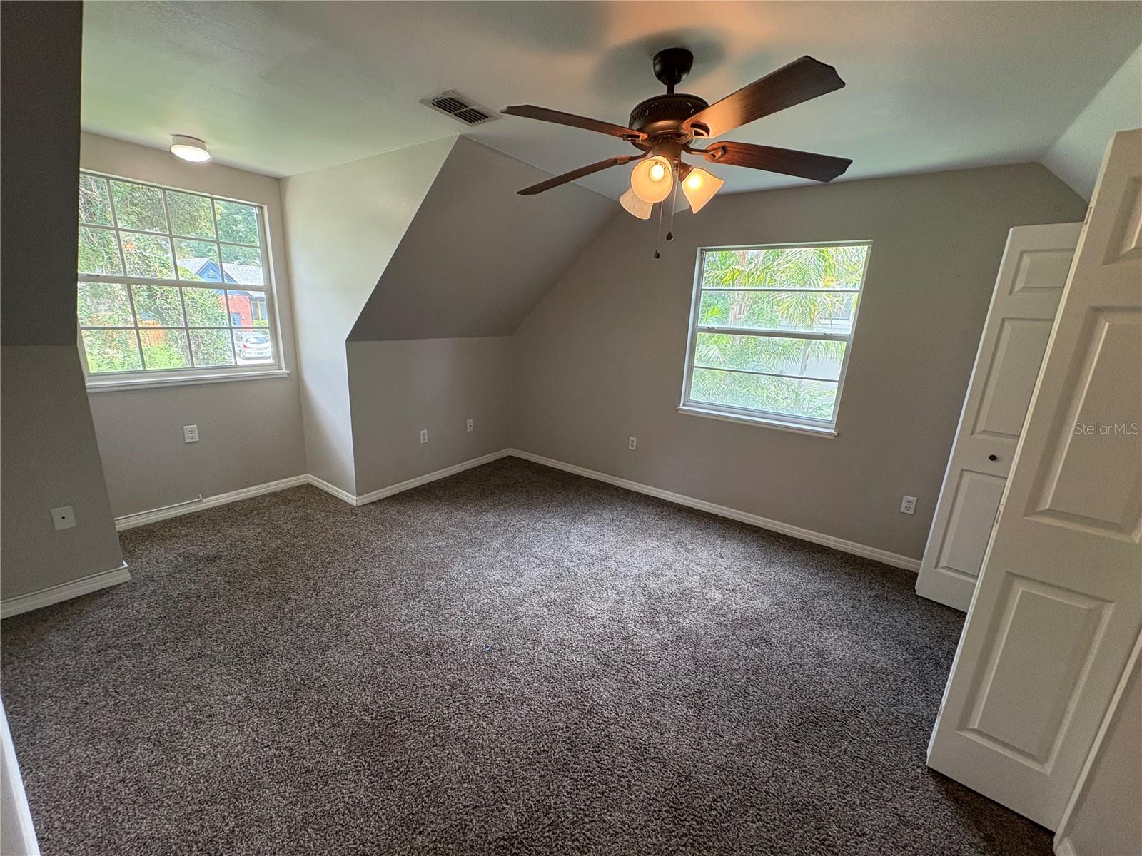 411 S COBBLE CT, MOUNT DORA, FL, 32757