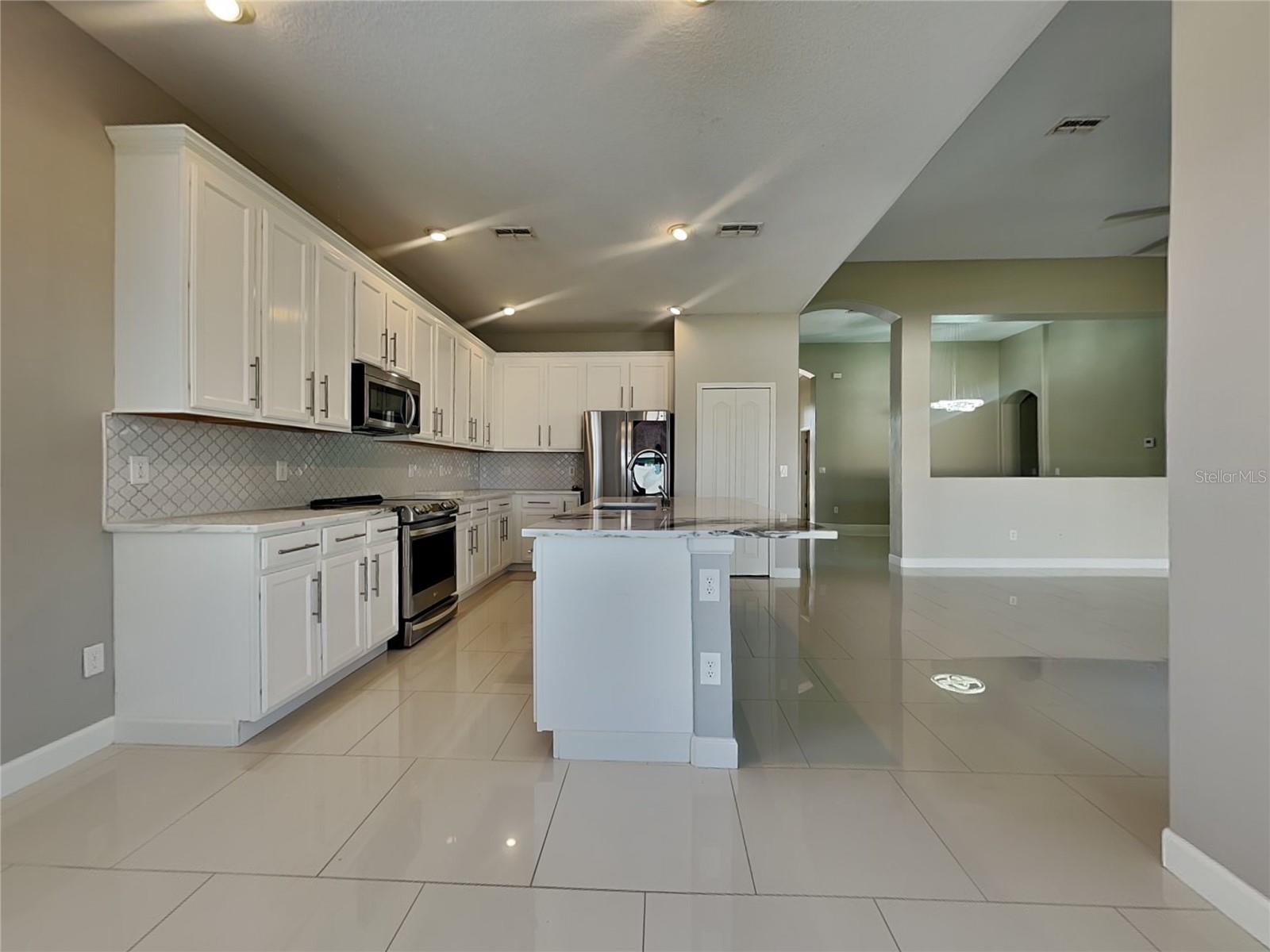 1028 APPIAN PL, WESLEY CHAPEL, FL, 33543