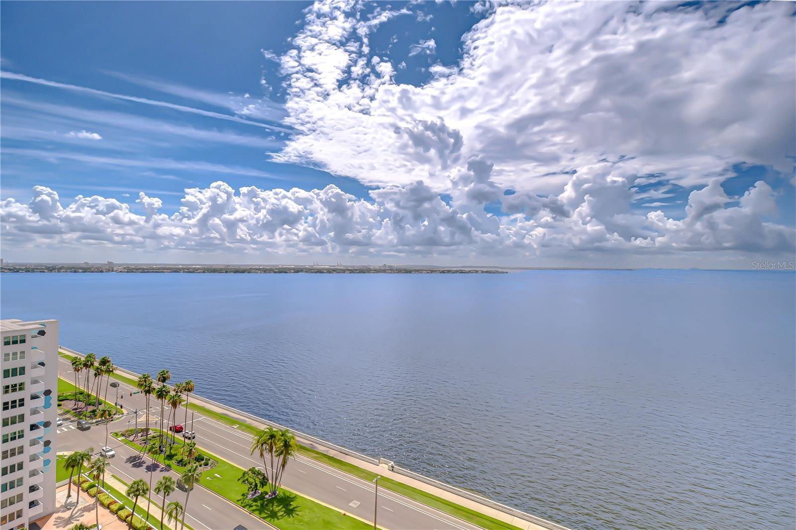 Watch sailboats drift by and soak in the energy of Bayshore from your balcony!