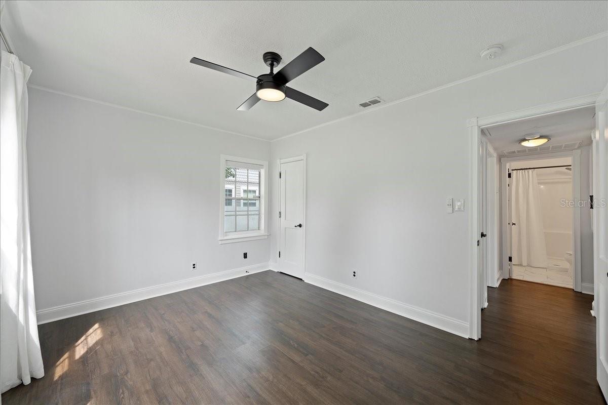 3901 W SWANN AVE, TAMPA, FL, 33609