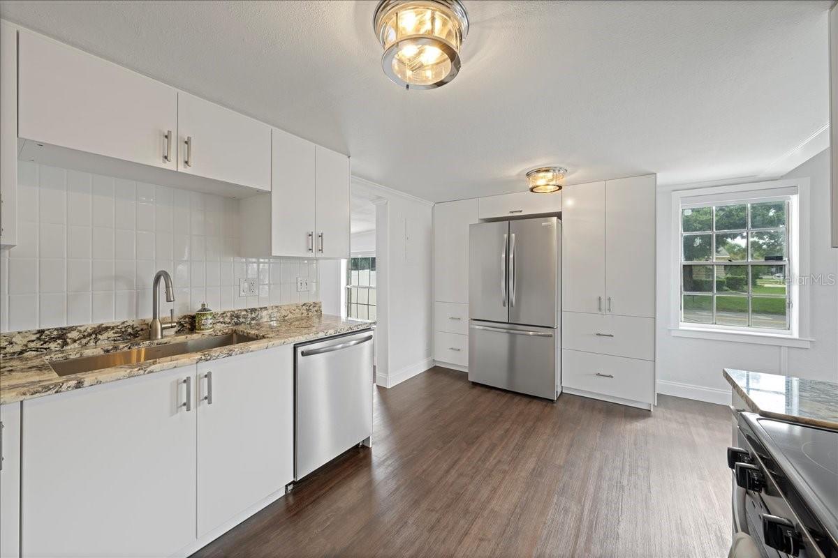 3901 W SWANN AVE, TAMPA, FL, 33609