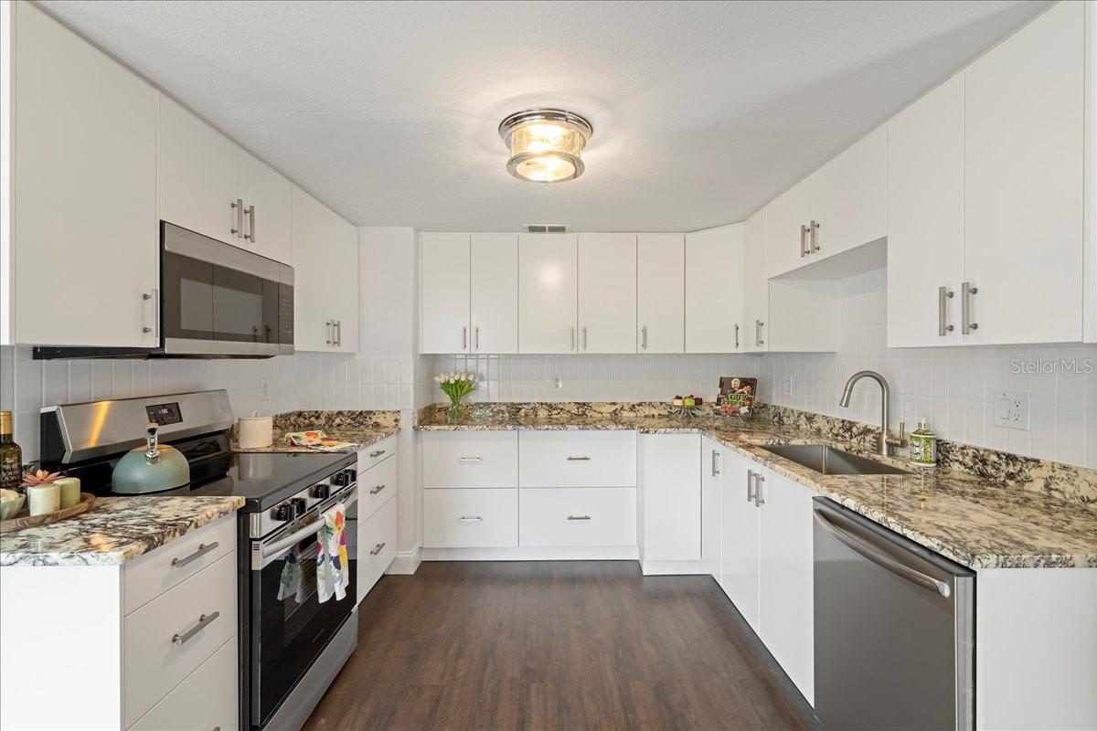 3901 W SWANN AVE, TAMPA, FL, 33609