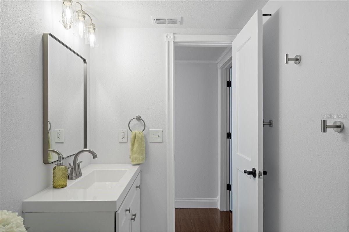 3901 W SWANN AVE, TAMPA, FL, 33609