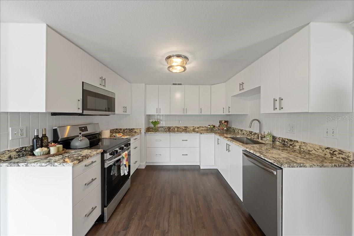 3901 W SWANN AVE, TAMPA, FL, 33609