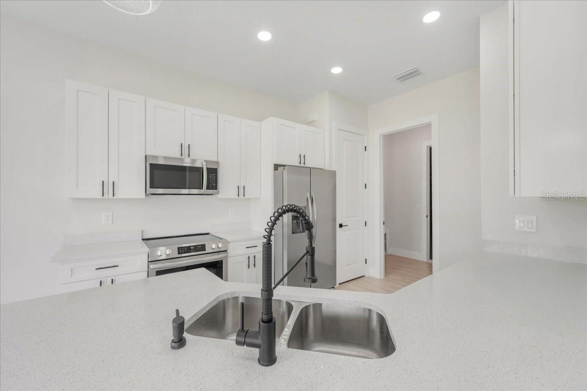 430 MERCEDES CT, LEHIGH ACRES, FL, 33972