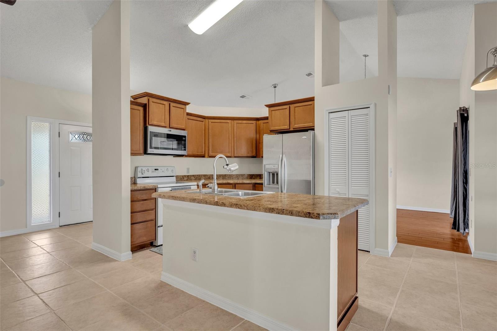 2237 CLEARWATER DR, DELTONA, FL, 32738