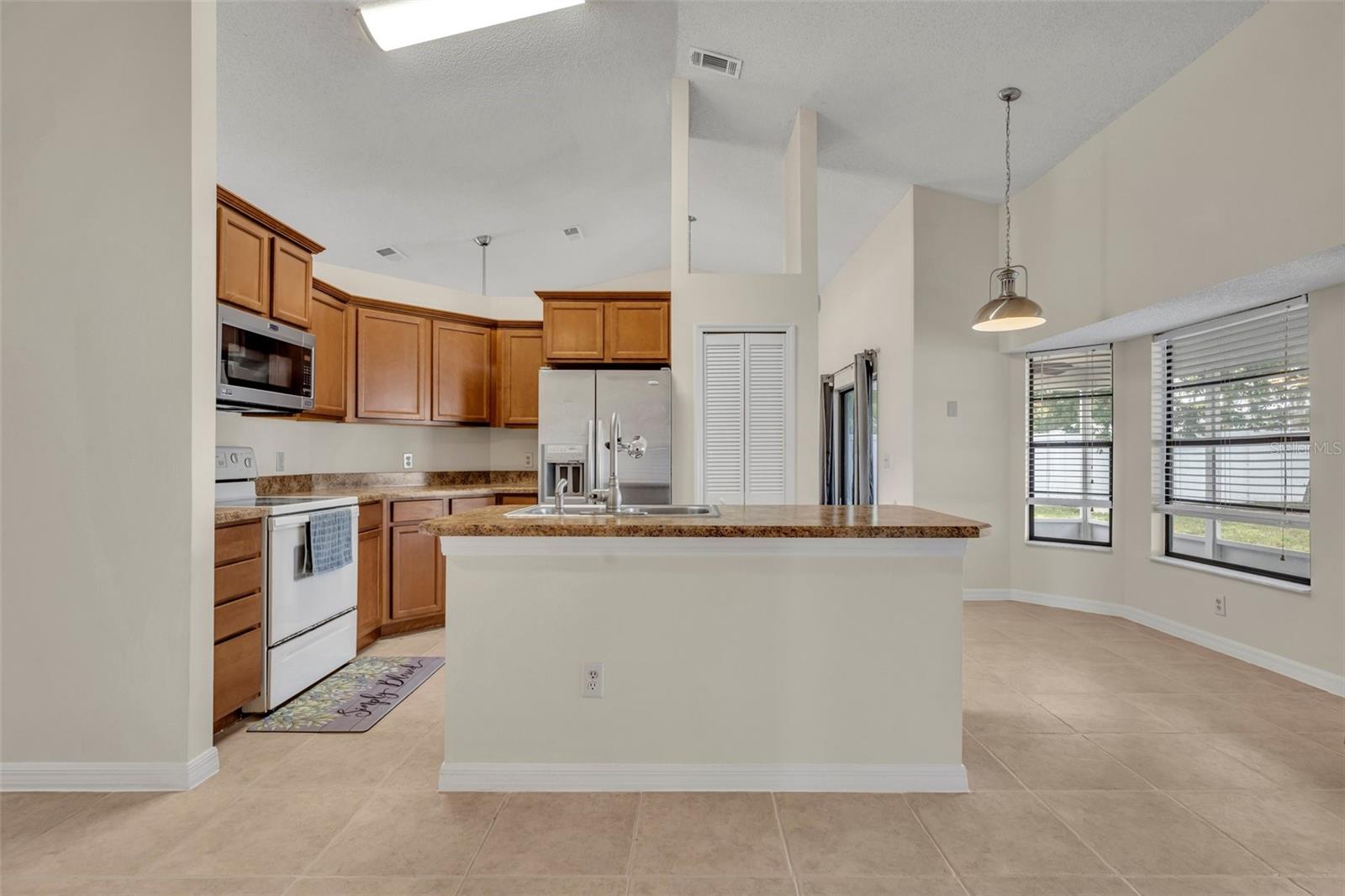 2237 CLEARWATER DR, DELTONA, FL, 32738