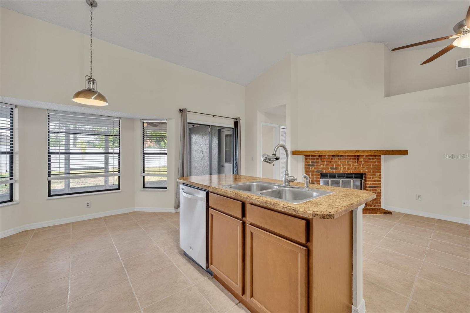 2237 CLEARWATER DR, DELTONA, FL, 32738