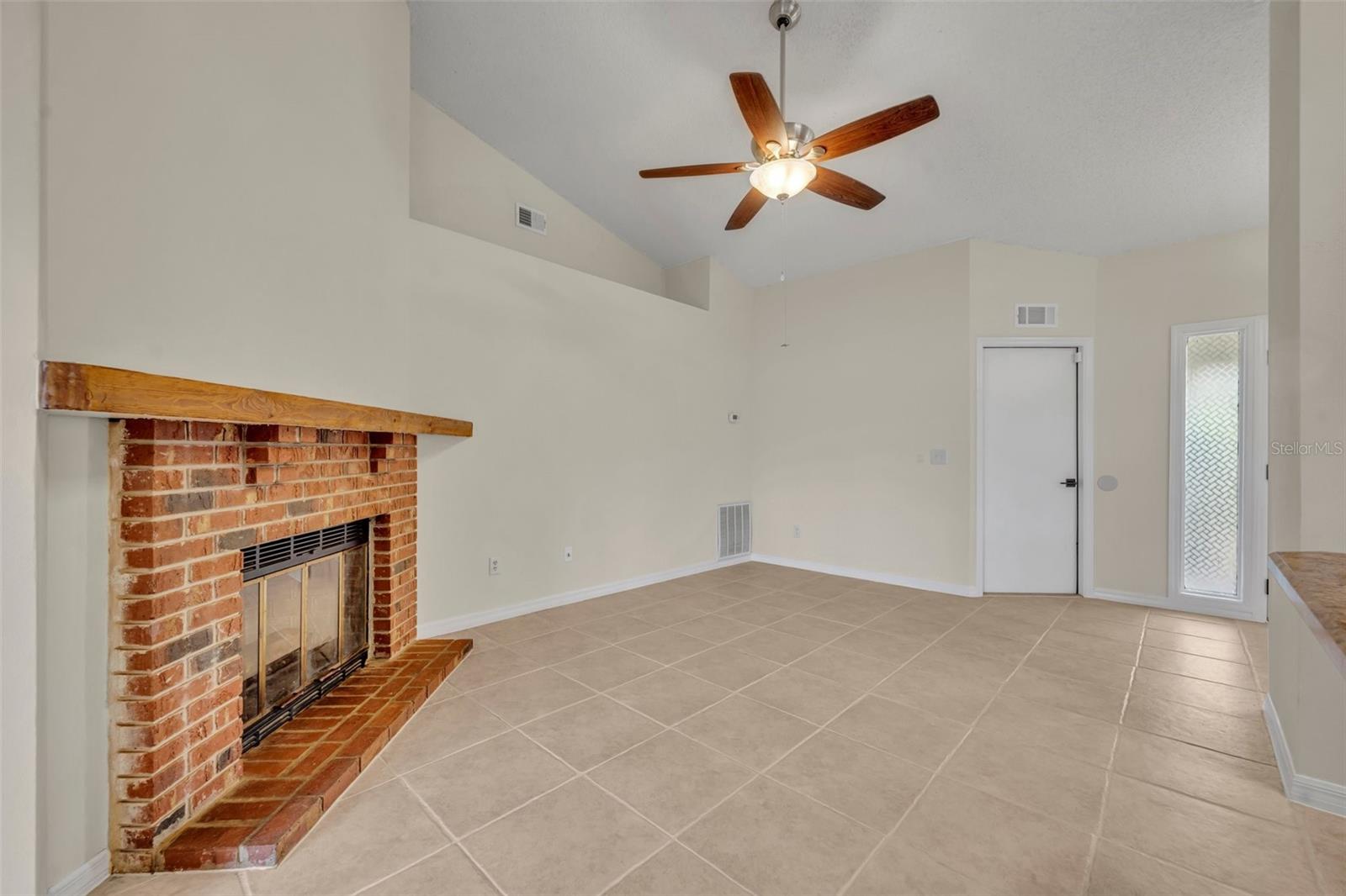 2237 CLEARWATER DR, DELTONA, FL, 32738