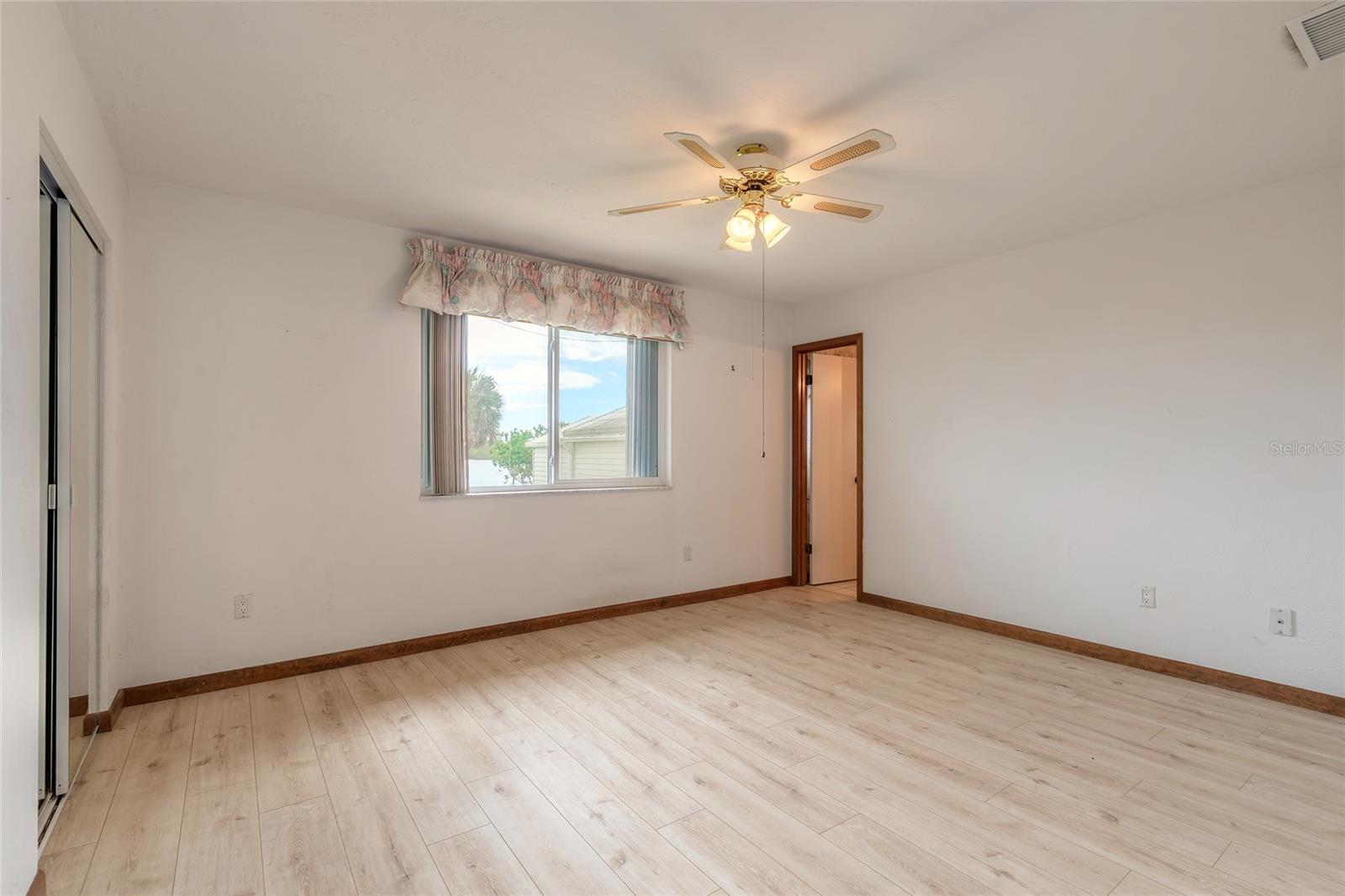 417 N RIVERSIDE DR, EDGEWATER, FL, 32132