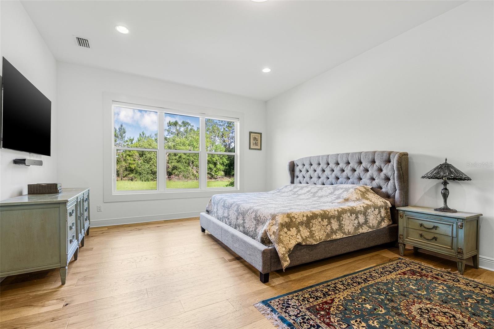 TB8402136 Property Photo