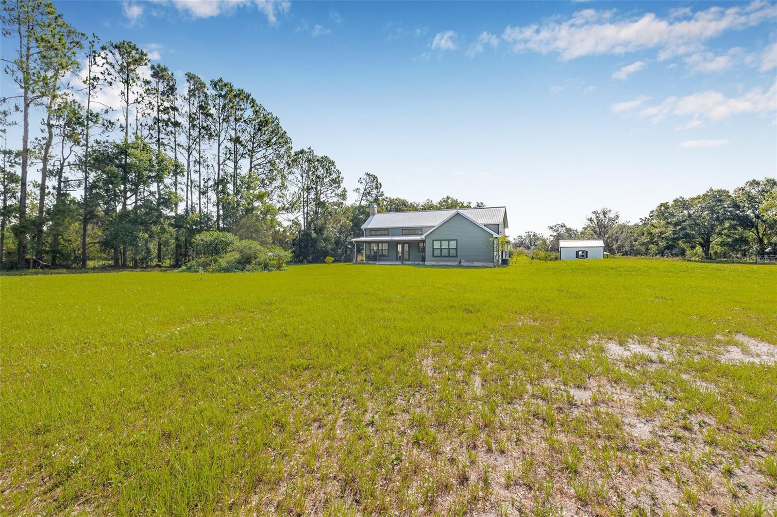 TB8402136 Property Photo