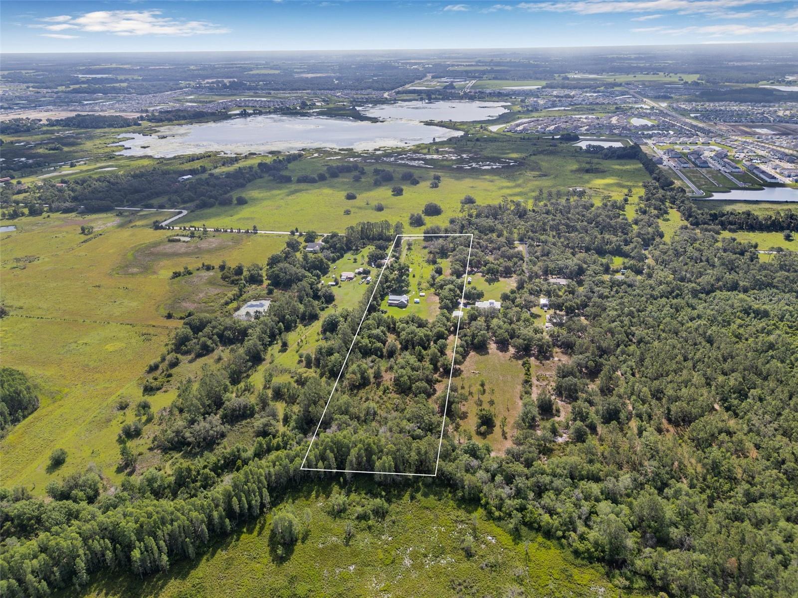 TB8402136 Property Photo