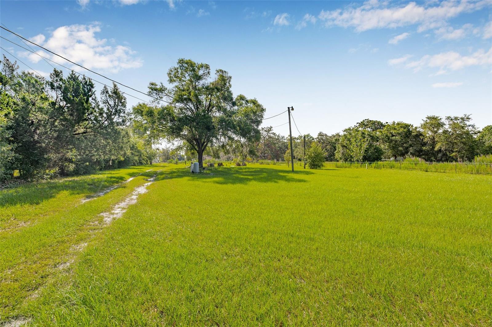 TB8402136 Property Photo