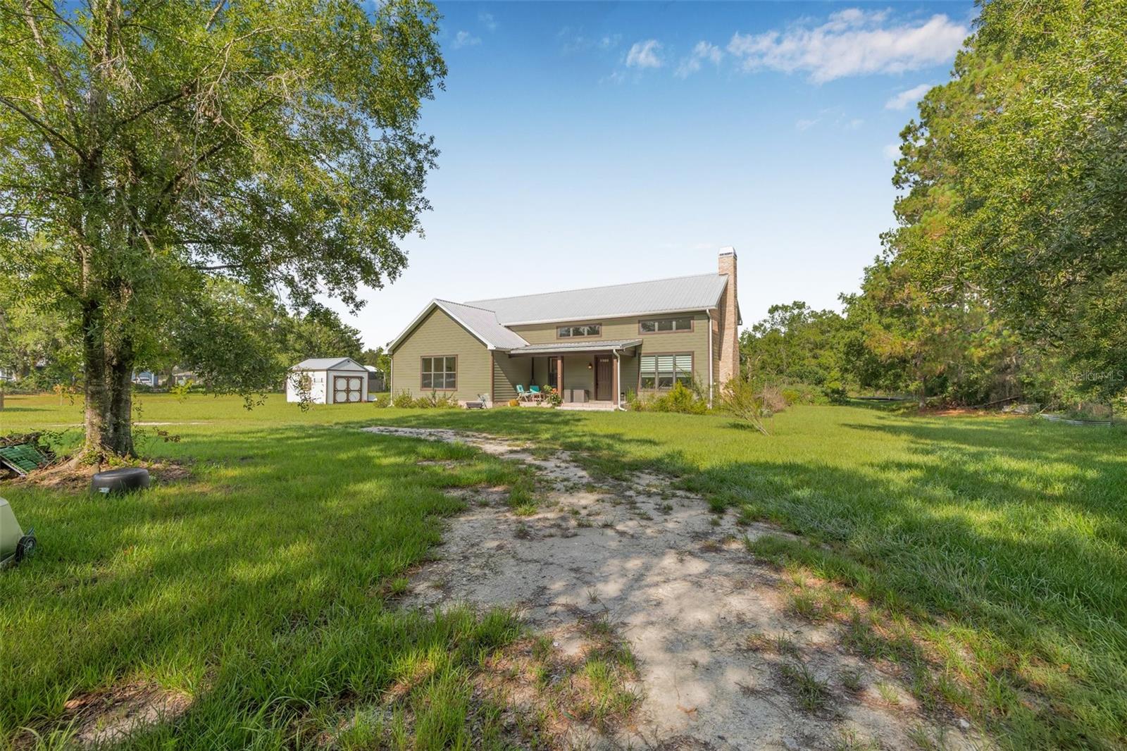 TB8402136 Property Photo