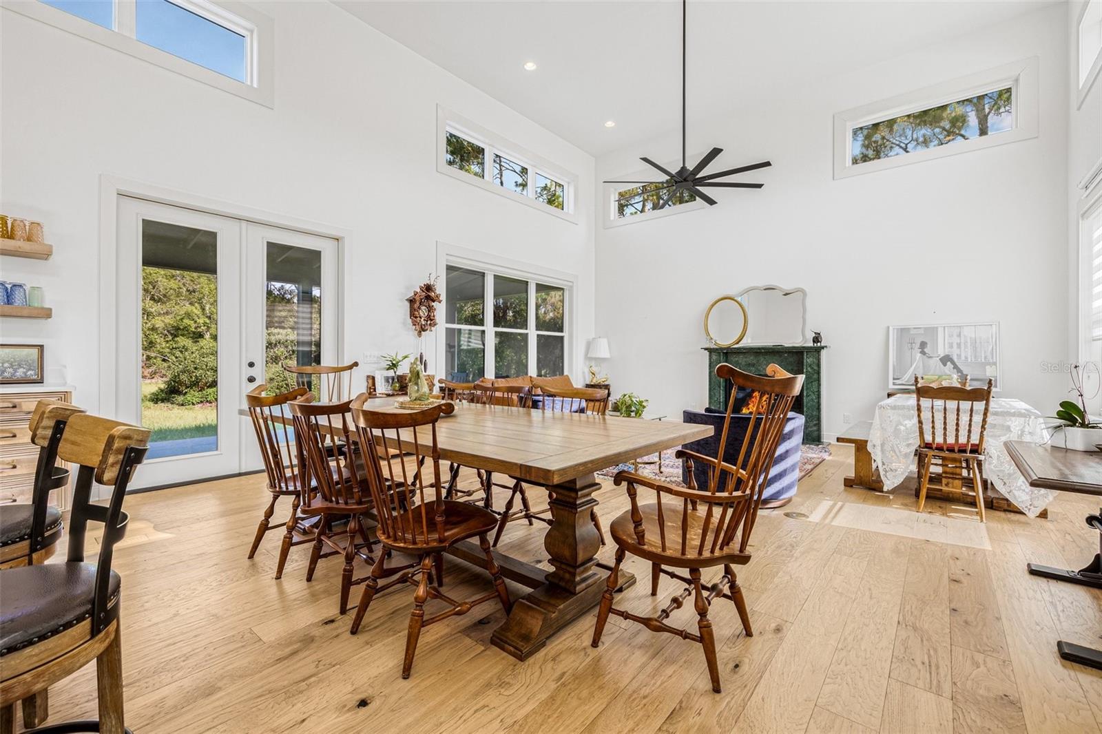 TB8402136 Property Photo