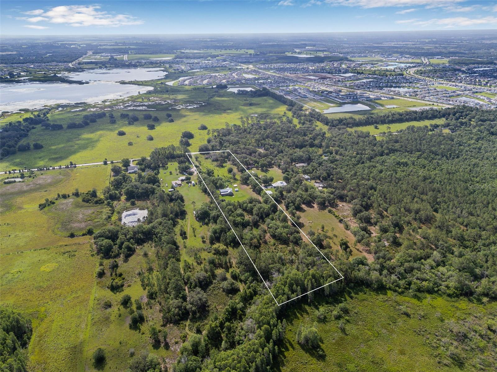 TB8402136 Property Photo