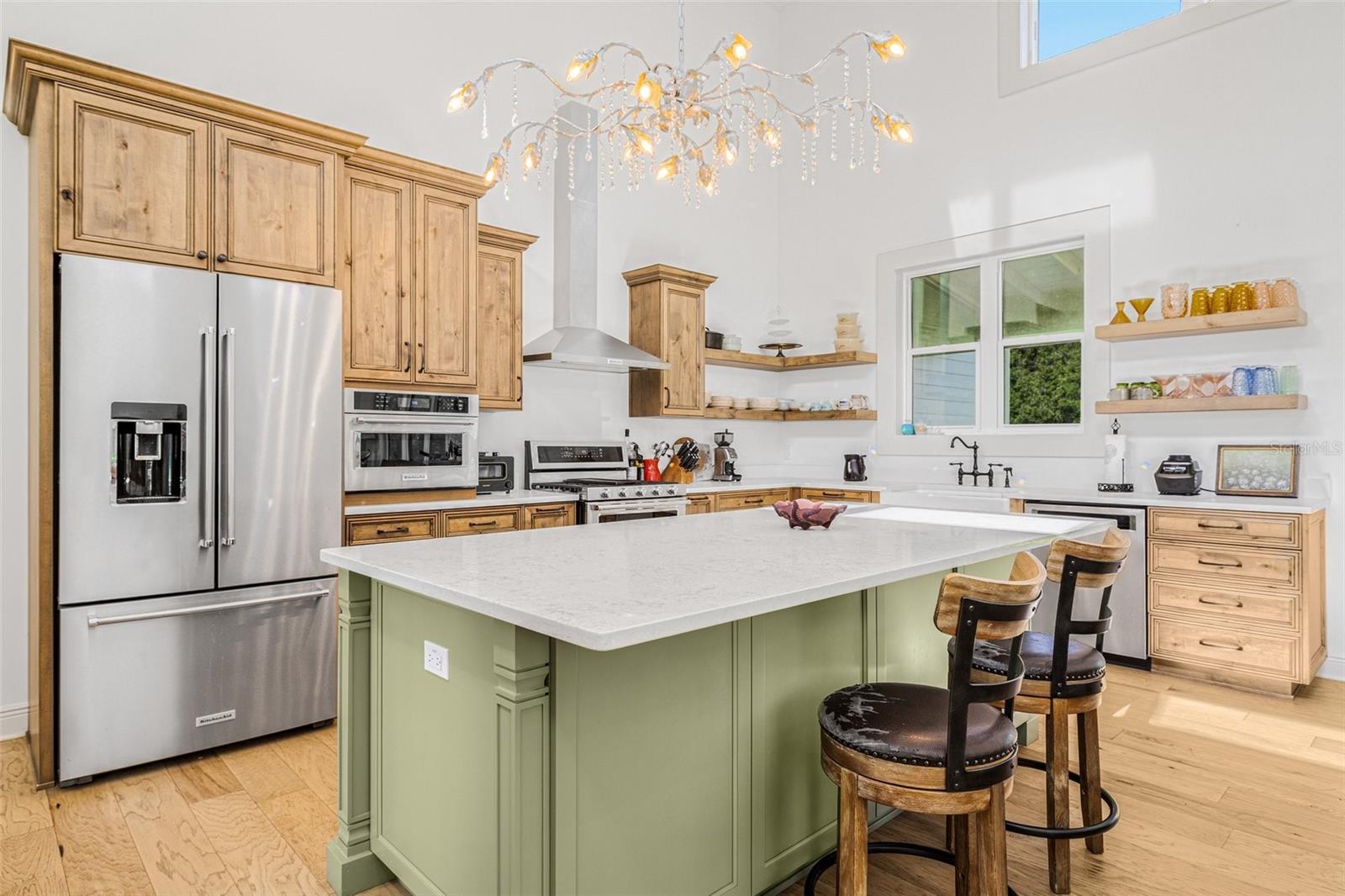 TB8402136 Property Photo