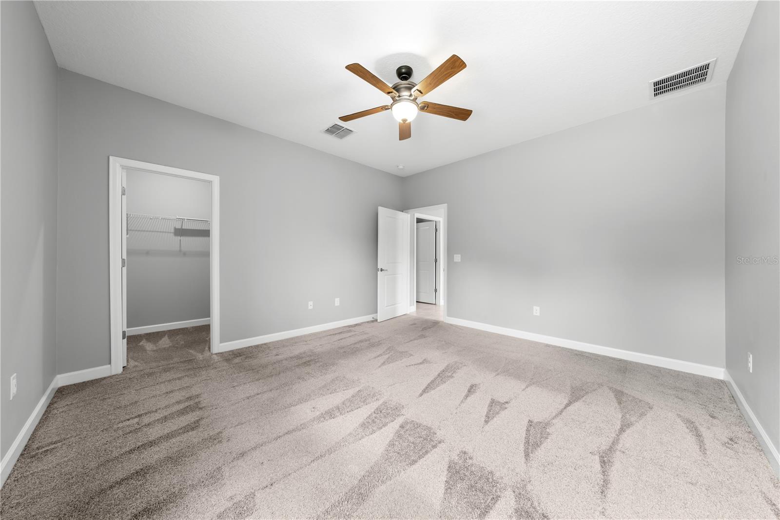 2412 CAMDEN PARK AVE, DAVENPORT, FL, 33837