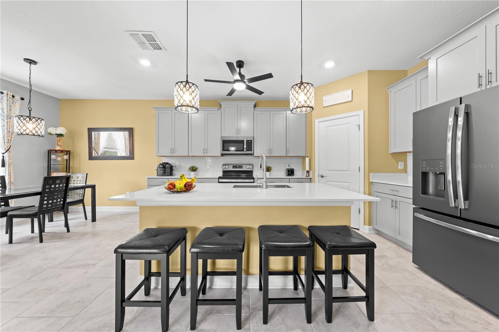 2412 CAMDEN PARK AVE, DAVENPORT, FL, 33837