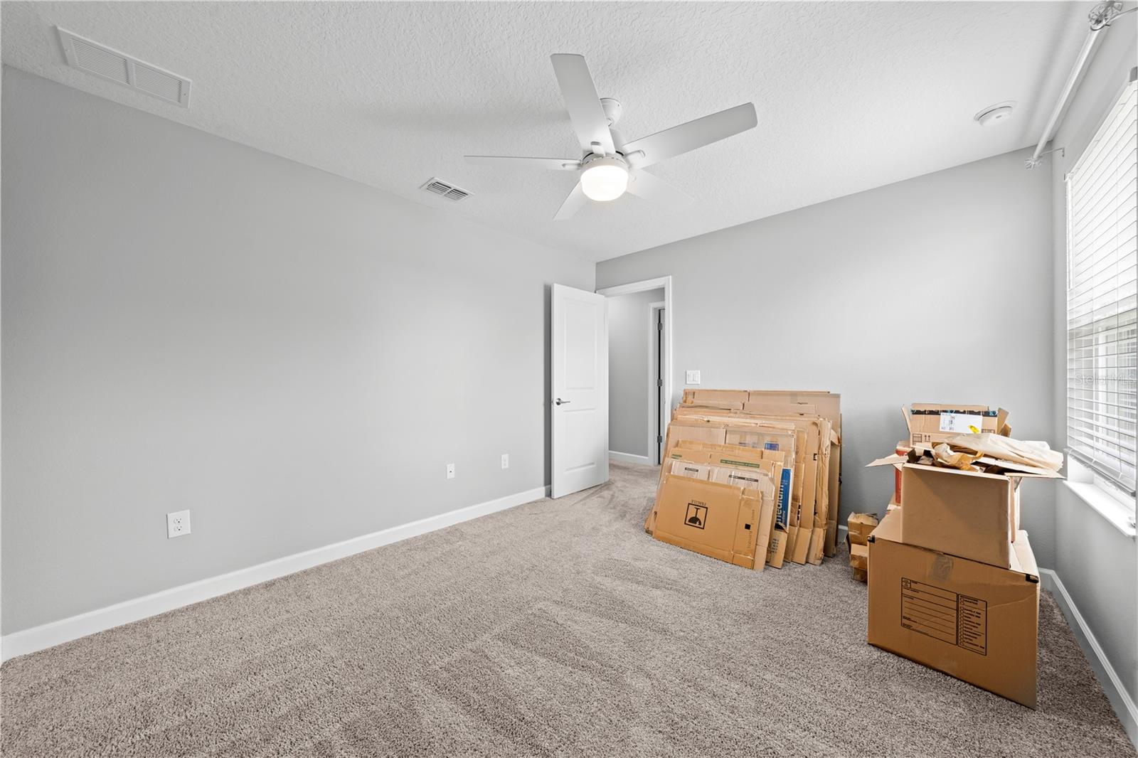 2412 CAMDEN PARK AVE, DAVENPORT, FL, 33837