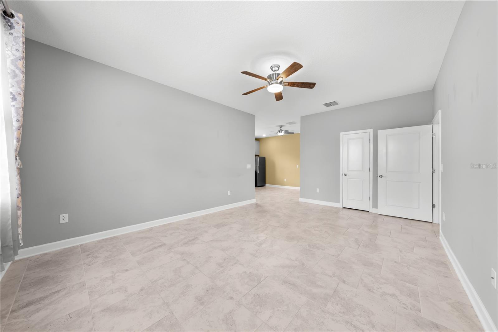 2412 CAMDEN PARK AVE, DAVENPORT, FL, 33837