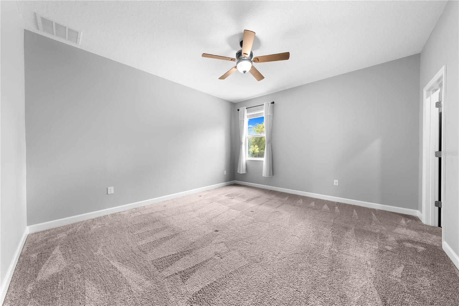 2412 CAMDEN PARK AVE, DAVENPORT, FL, 33837